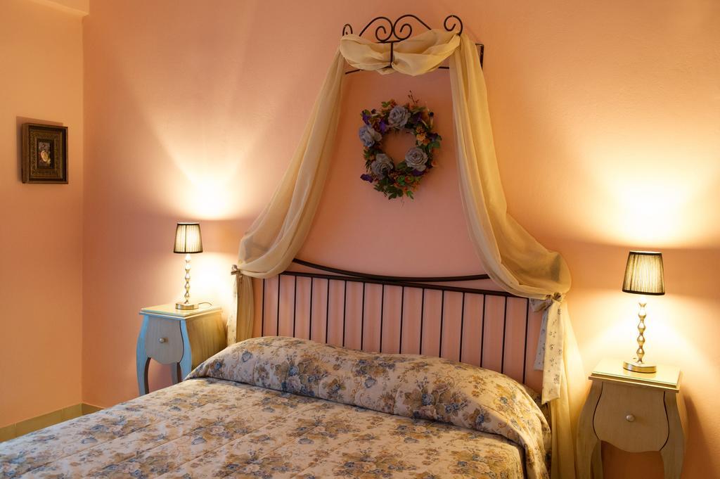 Mirella Studios Loutra Oraias Elenis Habitación foto